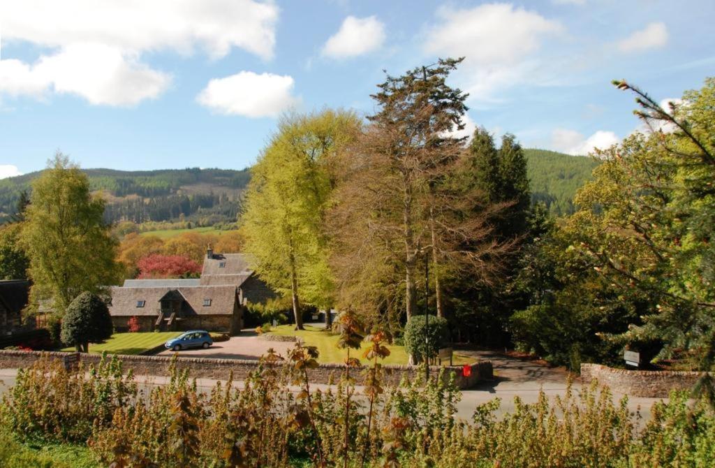 Craigatin House & Courtyard Guest House Pitlochry Exterior photo